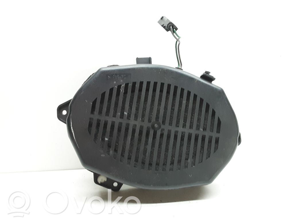 BMW 3 E46 Garsiakalbis (-iai) priekinėse duryse 
