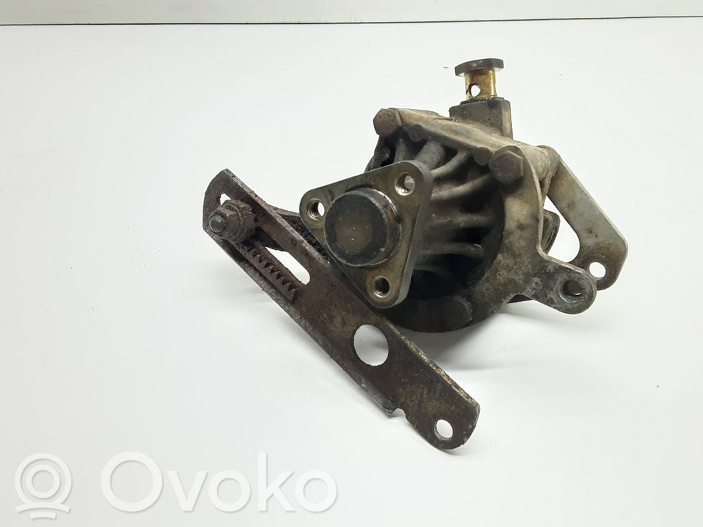 BMW 5 E34 Power steering pump 