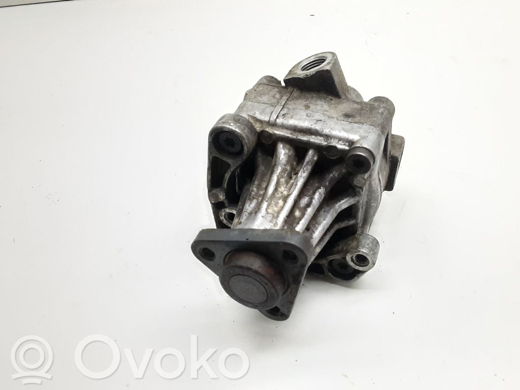 BMW 5 E34 Power steering pump 