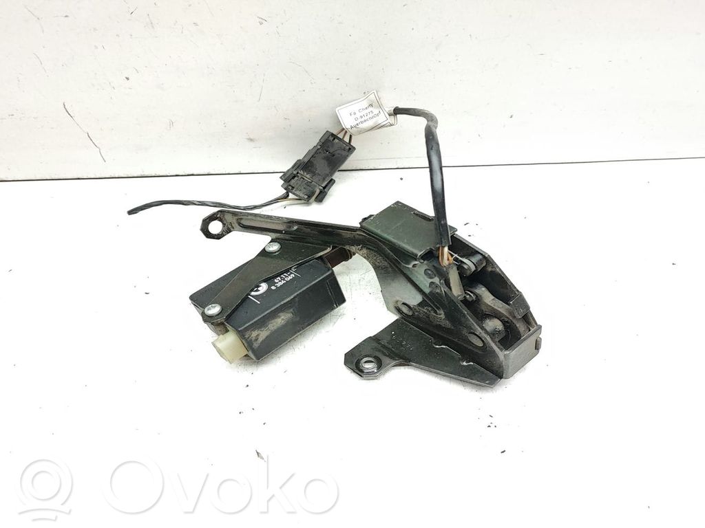 BMW 5 E39 Aizmugurējā pārsega slēdzene 