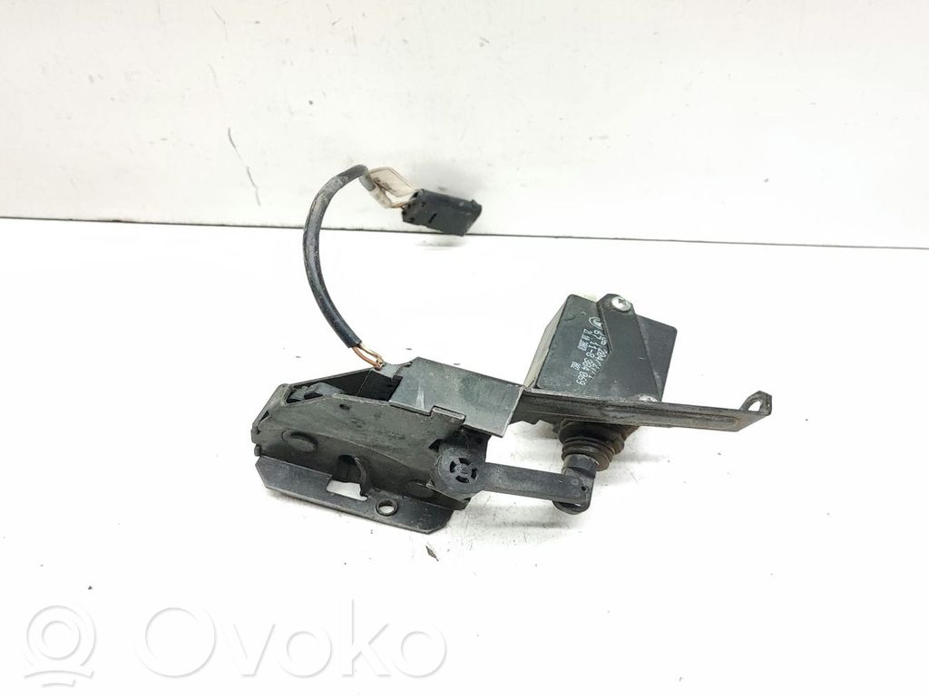 BMW 5 E39 Aizmugurējā pārsega slēdzene 