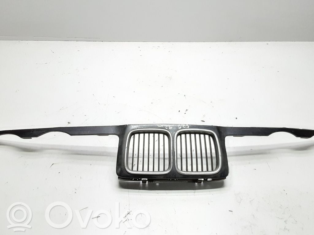 BMW 5 E34 Front bumper upper radiator grill 