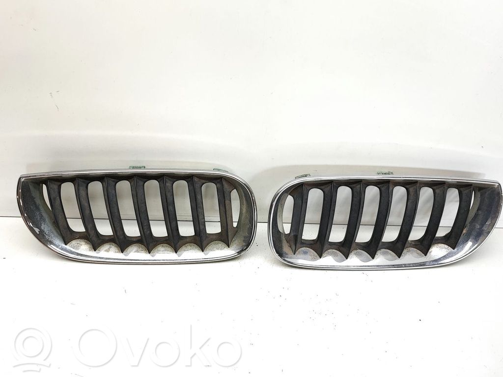 BMW X3 E83 Front bumper upper radiator grill 
