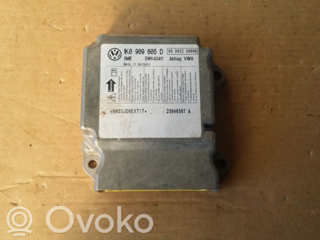 Volkswagen Golf V Airbag control unit/module 