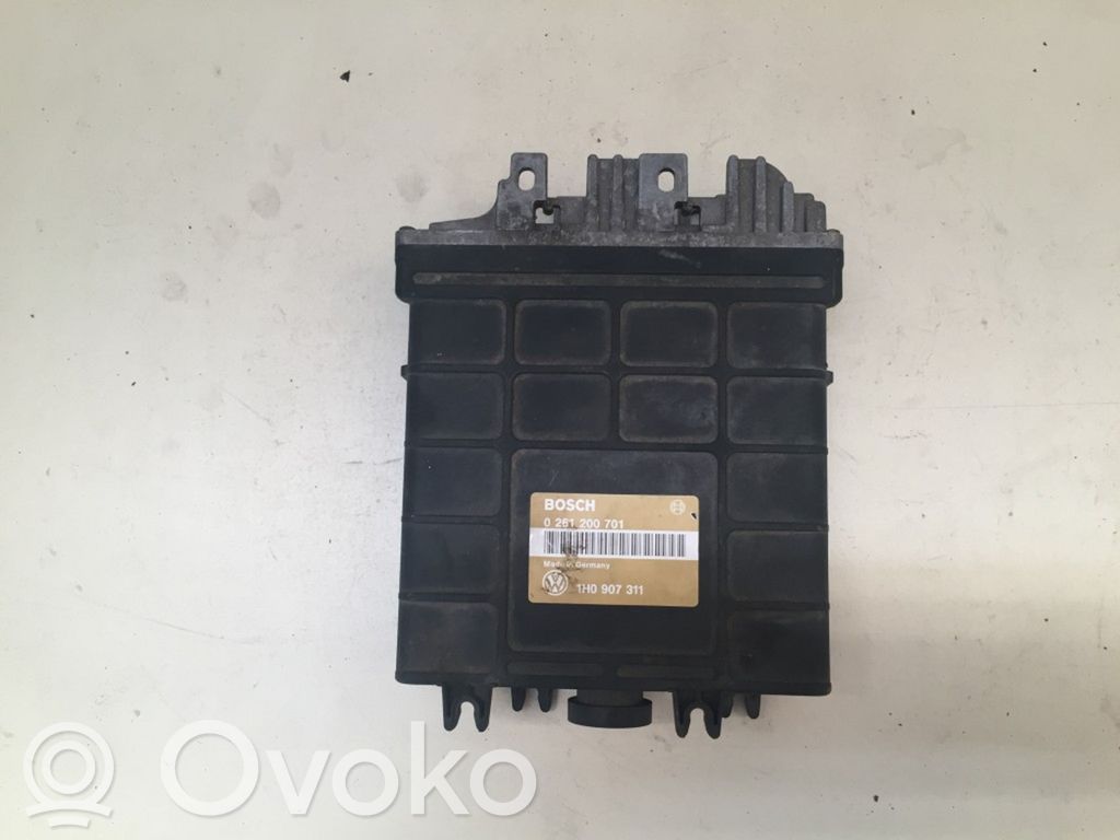 Volkswagen Golf III Engine control unit/module 