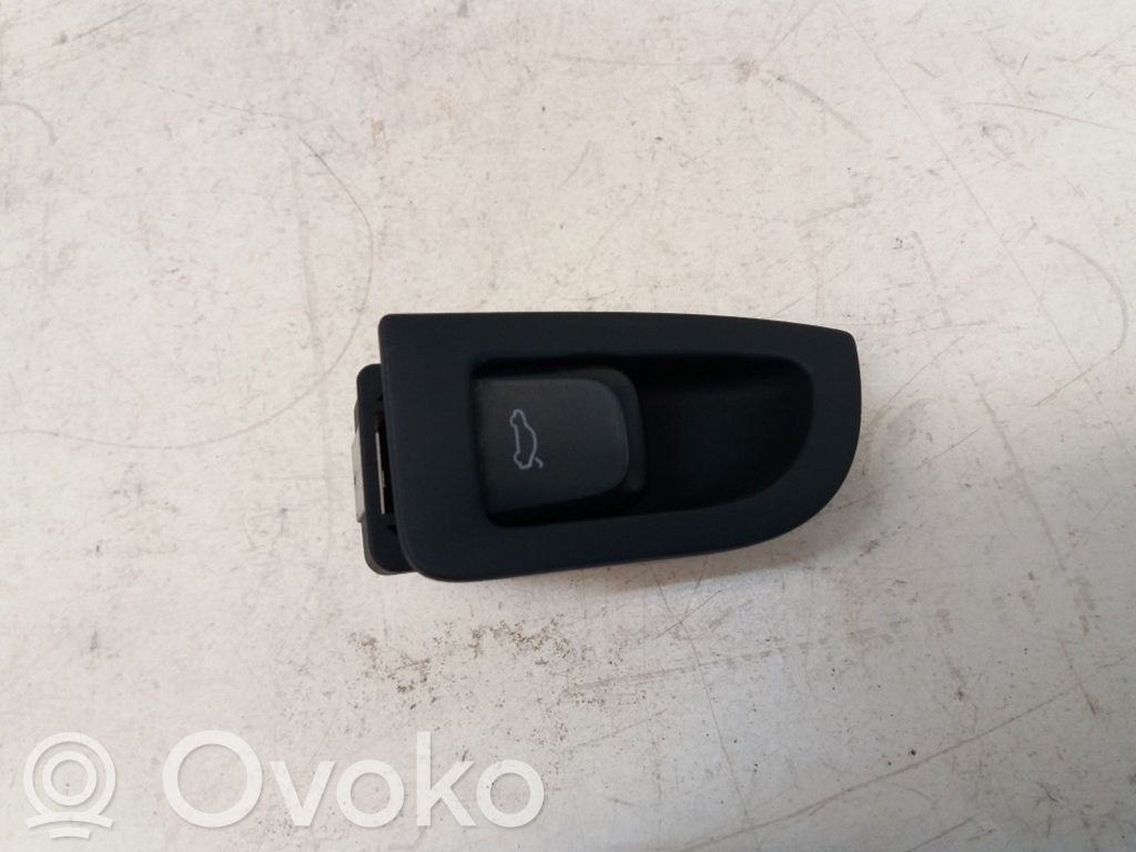 Audi A4 S4 B8 8K Tailgate opening switch 