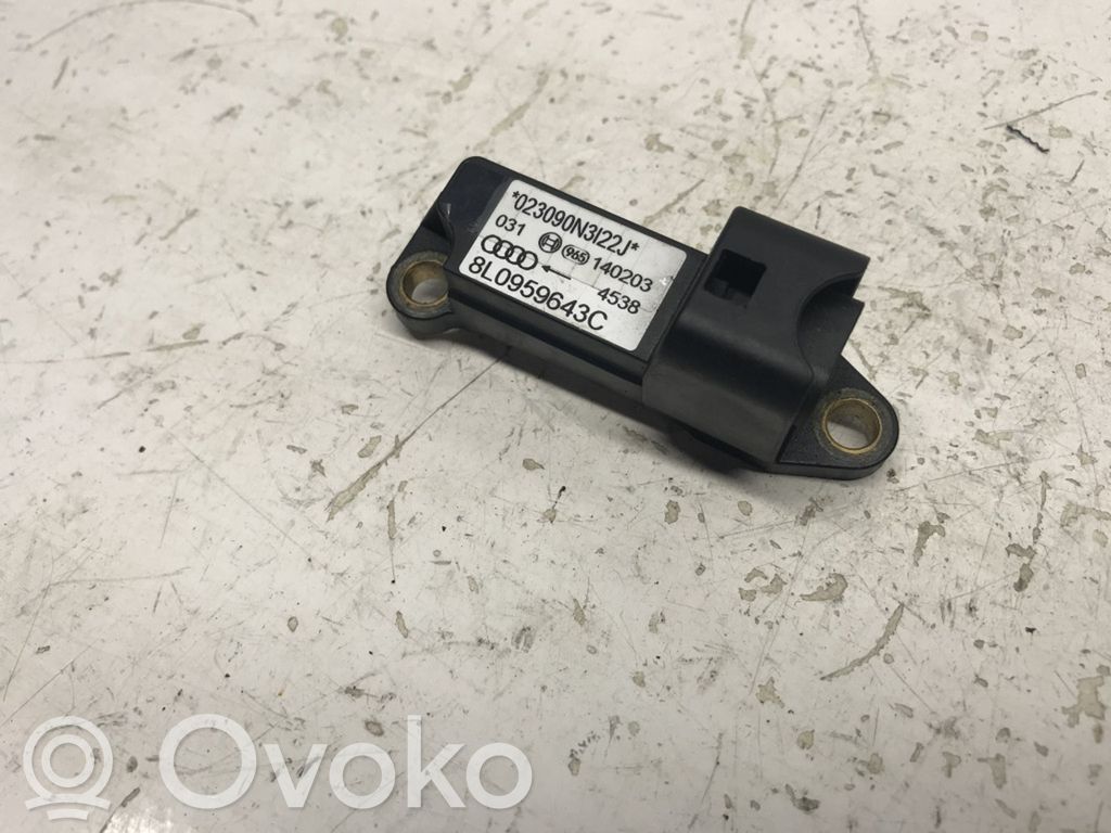 Audi A3 S3 8L Airbagsensor Crashsensor Drucksensor 