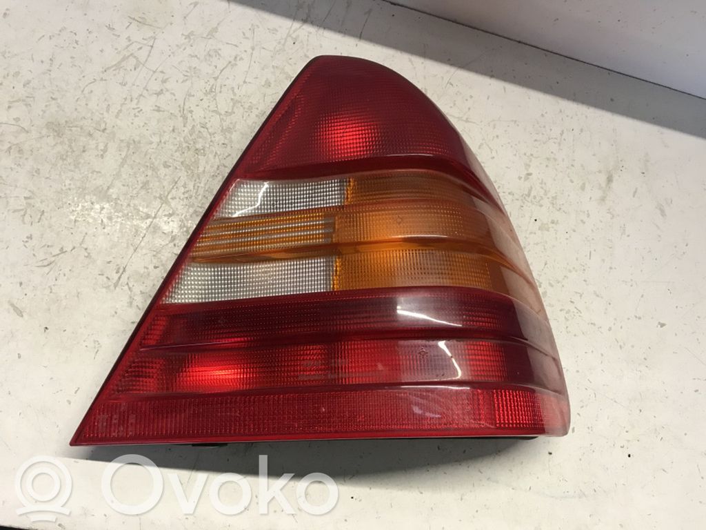 Lampa tylna   2028200264R
