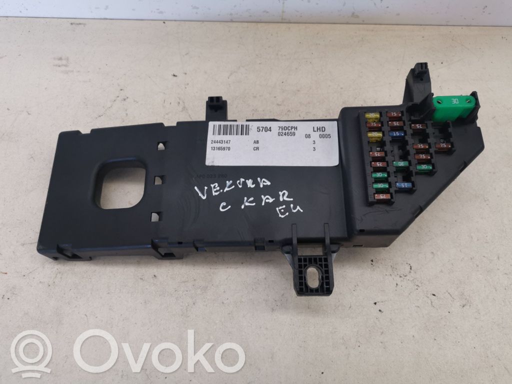 Opel Vectra C Saugiklių blokas 