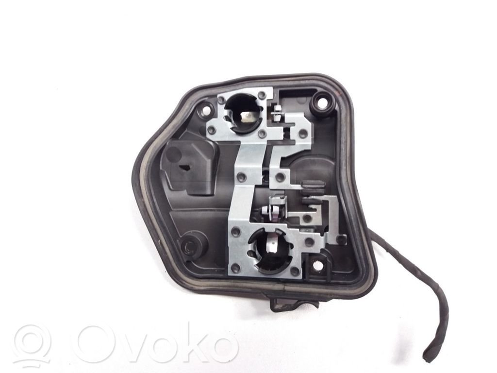 Audi A4 S4 B8 8K Takavalon osa 