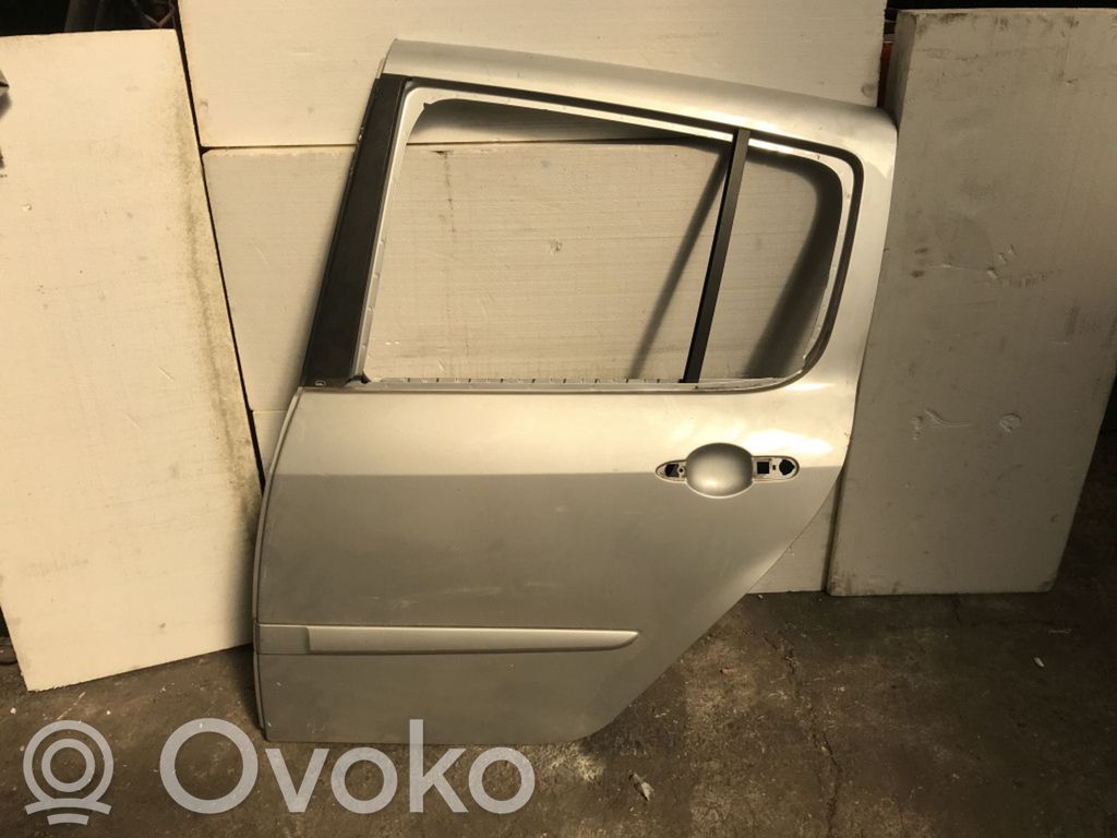 Rear door