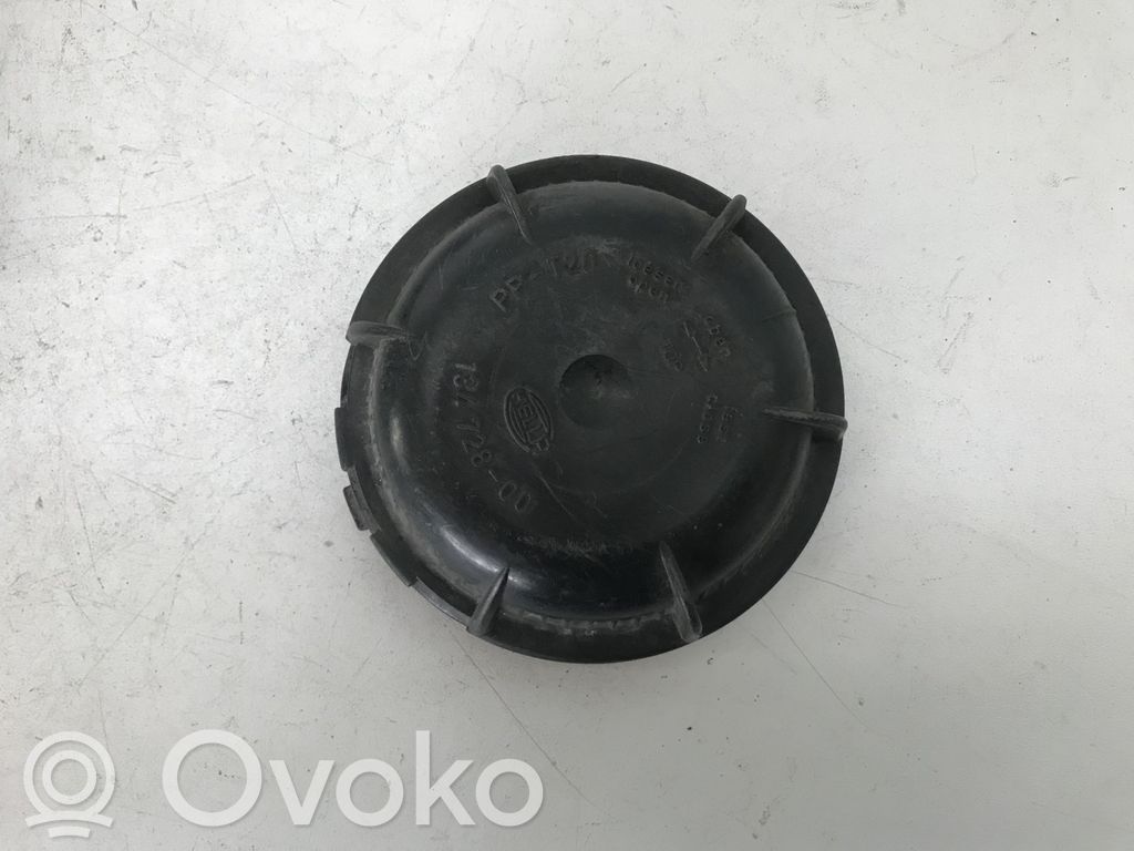 Volkswagen Vento Osłona żarówki lampy przedniej 