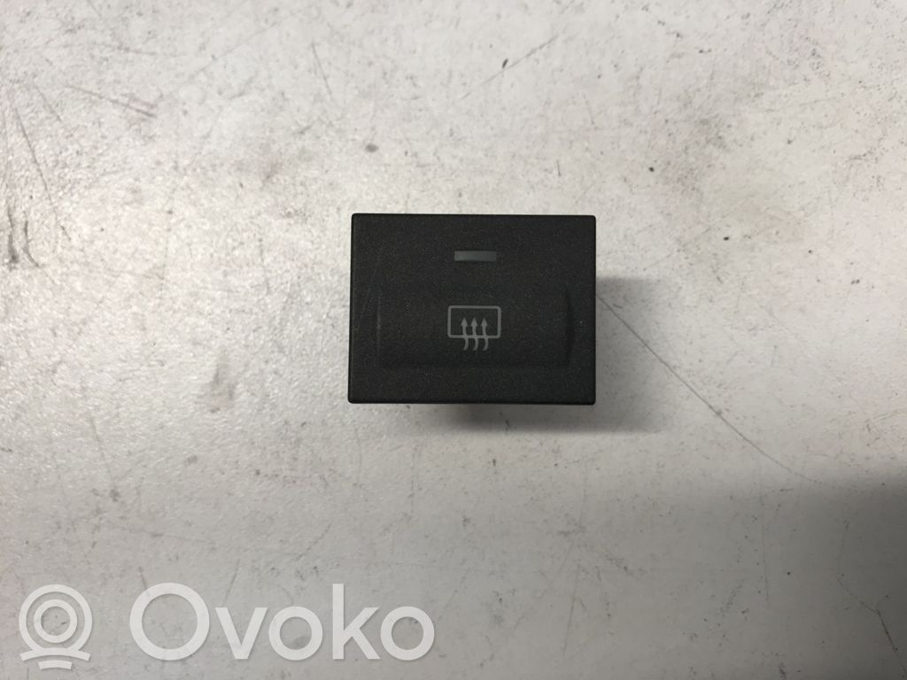 Ford Focus C-MAX Windscreen/window heater switch 