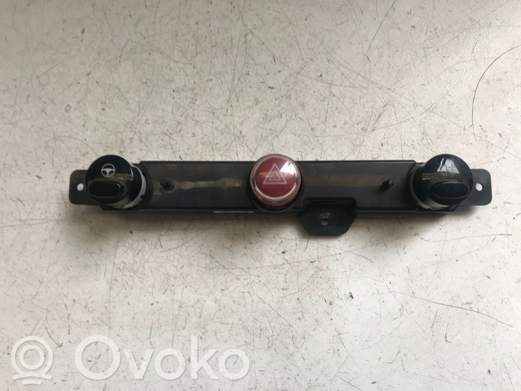 Fiat 500 Hazard light switch 