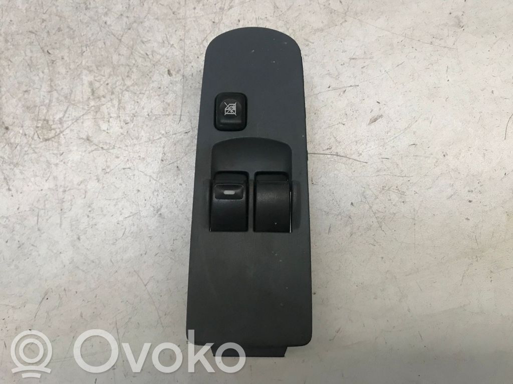 Mitsubishi Colt Electric window control switch 