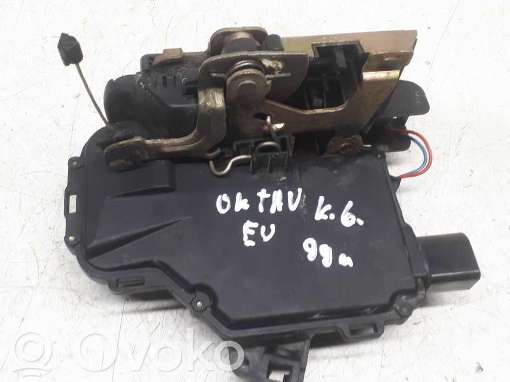 Skoda Octavia Mk1 (1U) Zamek drzwi tylnych 