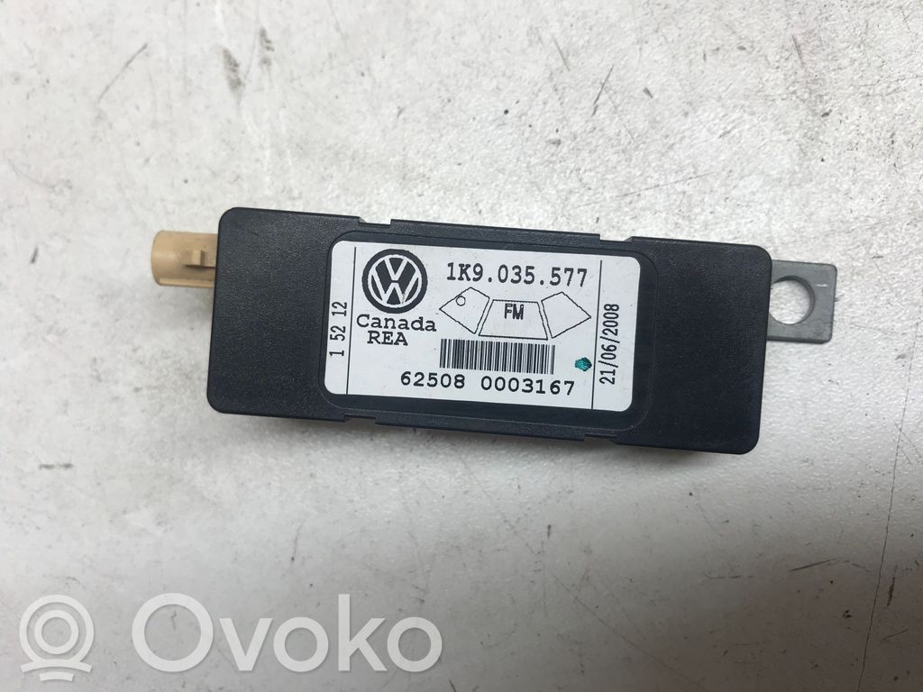 Volkswagen Golf V Pystyantennivahvistin 
