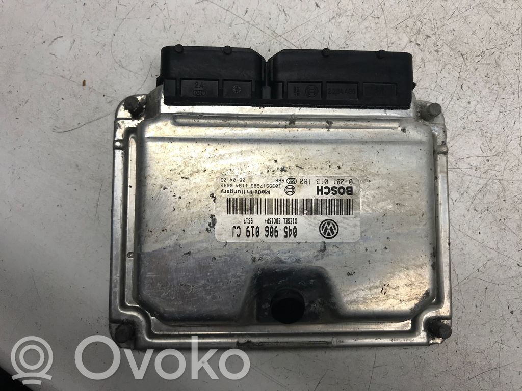 Skoda Praktik (5J8) Engine control unit/module 