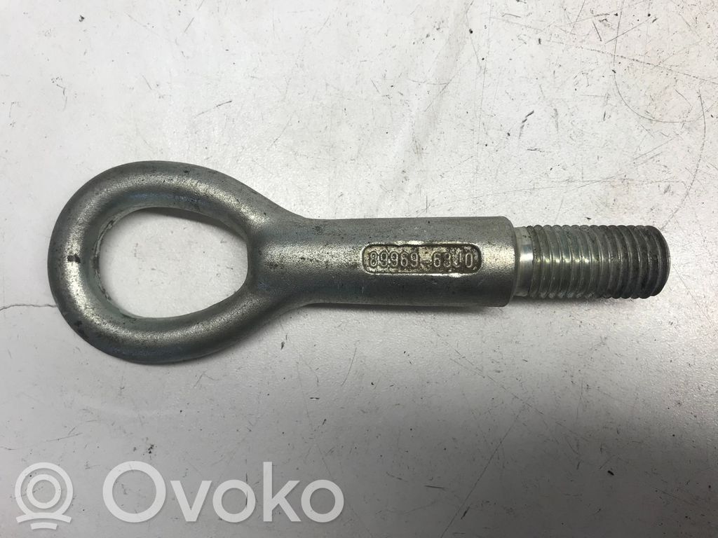 Suzuki Swift I Anillo de remolque 