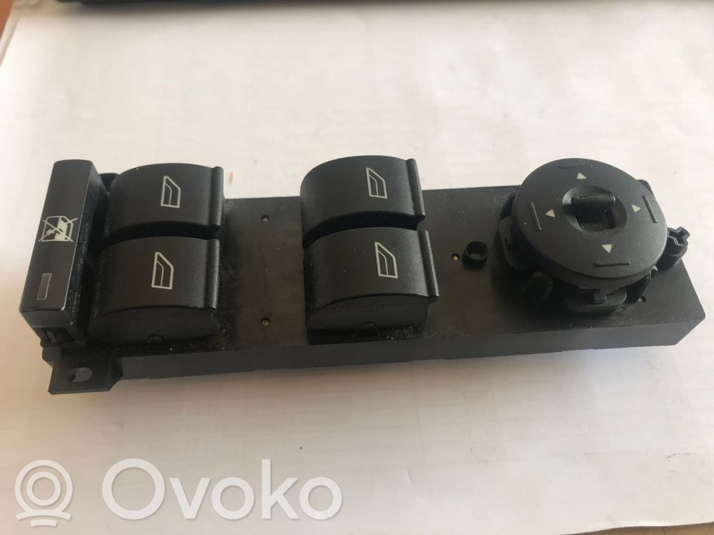 Ford Focus C-MAX Electric window control switch 