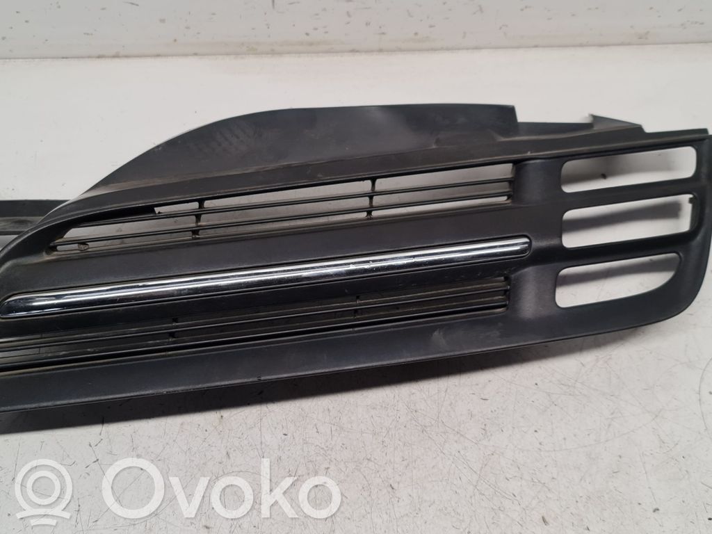 Nissan Micra Oberes Gitter vorne 