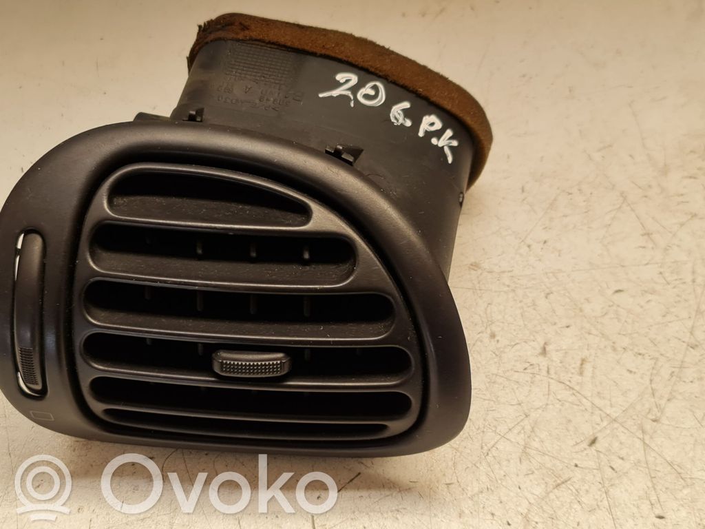Peugeot 206 Sānu gaisa režģis 