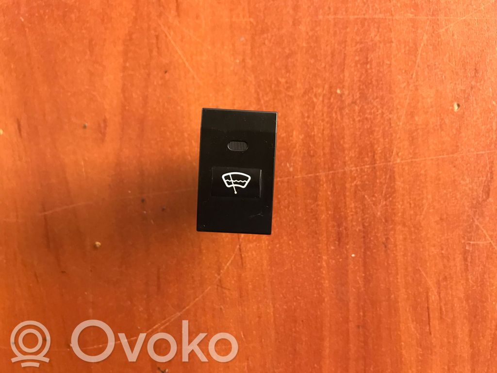 KIA Sorento Tailgate glass/window release handle 