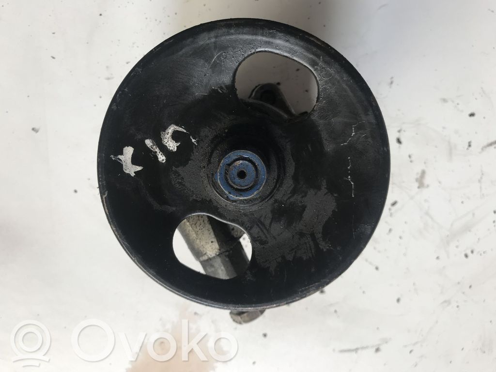KIA Sephia Ohjaustehostimen pumppu 