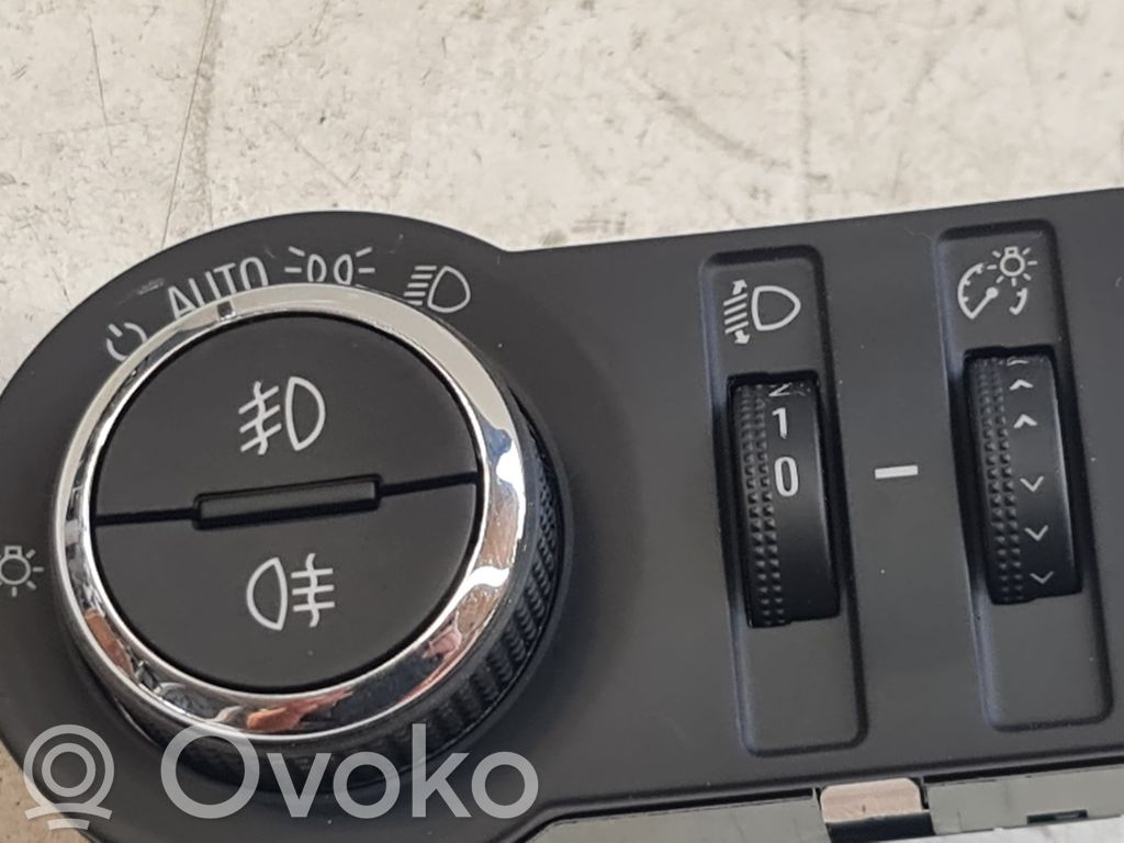 Opel Astra J Light switch 