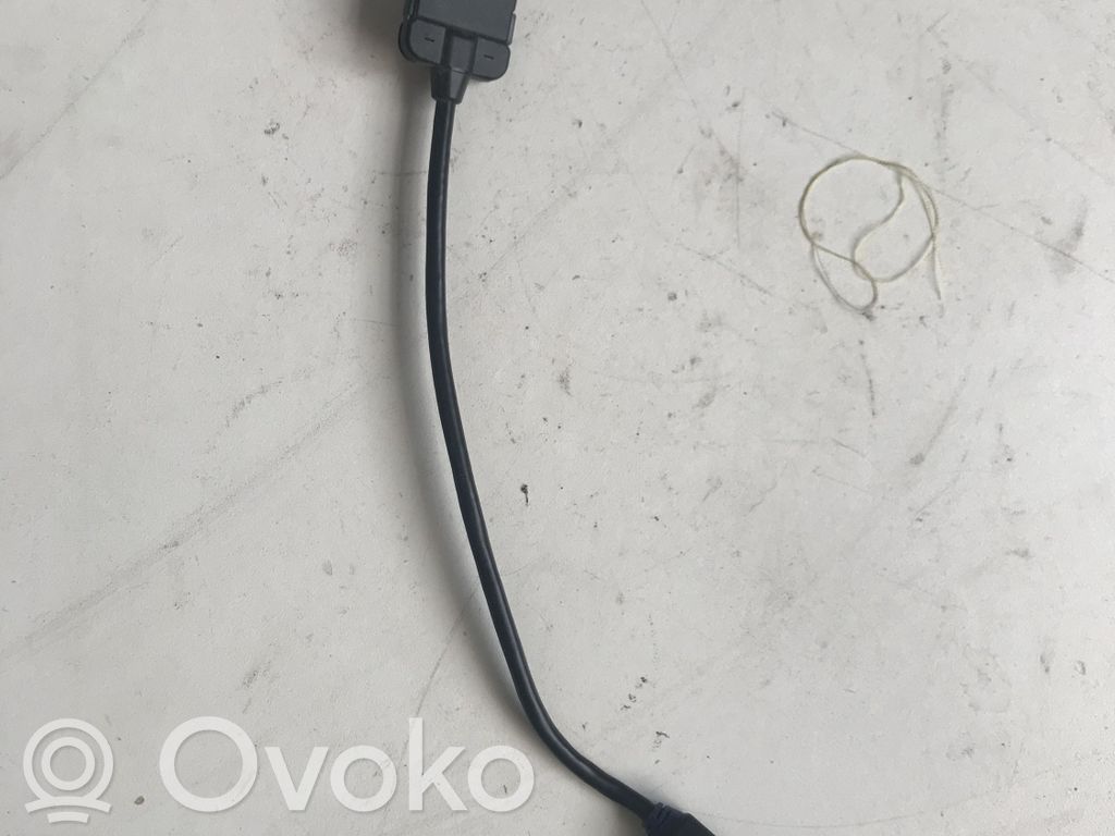 Audi A4 S4 B8 8K USB socket connector 