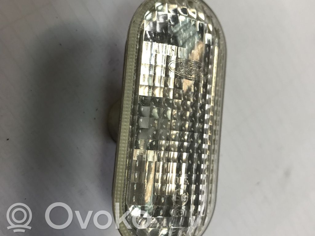 Ford Focus Front fender indicator light 