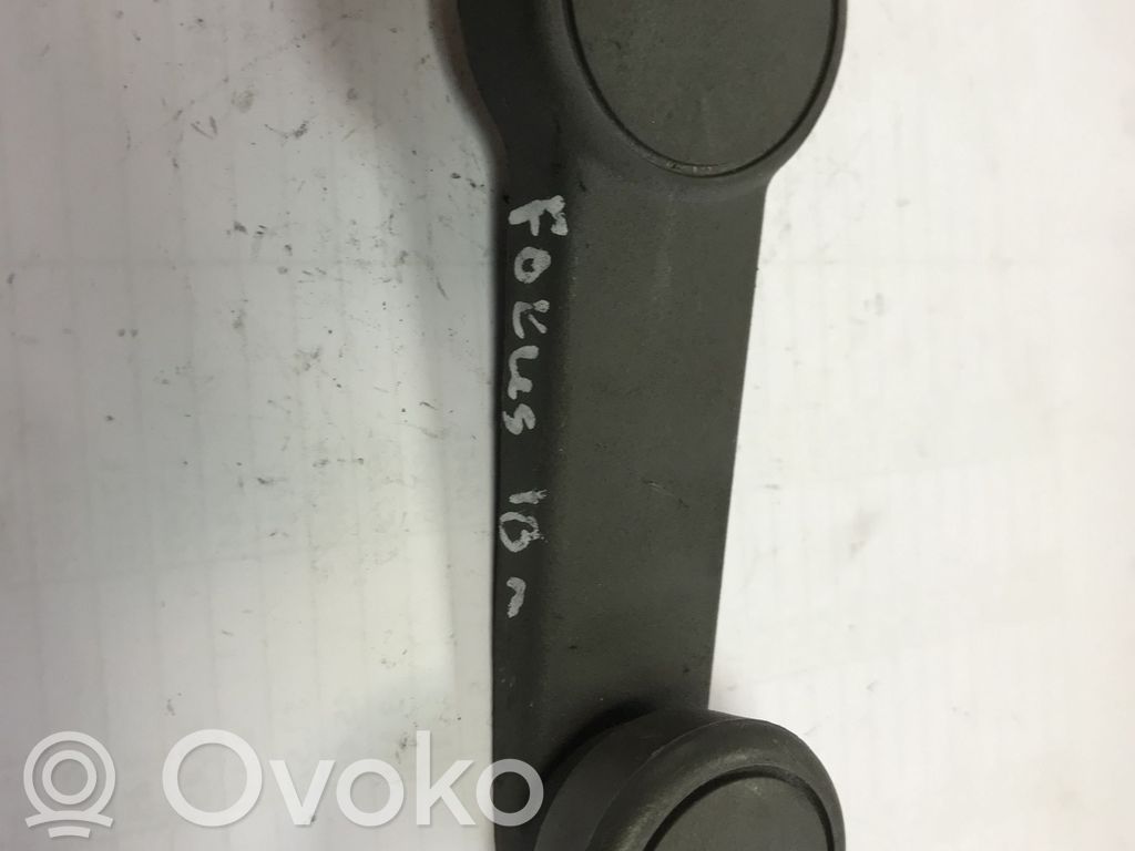 Ford Focus Moldura del elevalunas de la puerta trasera 