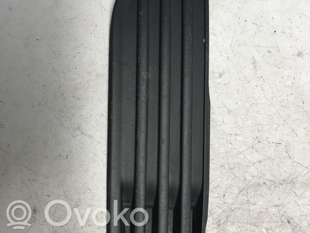 Ford Focus Front bumper lower grill 