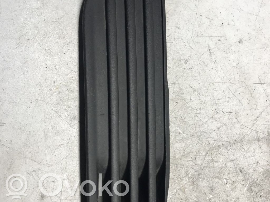 Ford Focus Front bumper lower grill 
