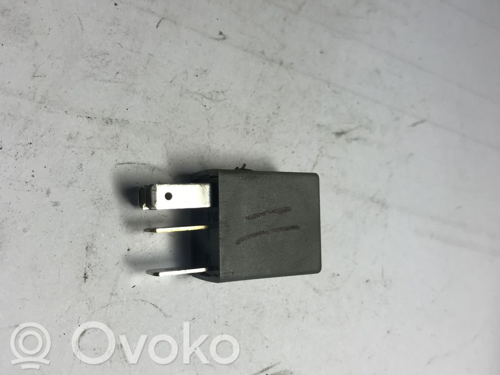 Opel Vectra C Otros relés 