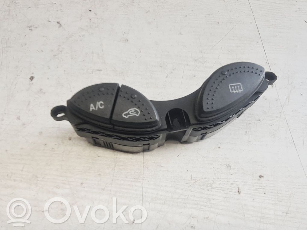 Ford Focus Windscreen/window heater switch 
