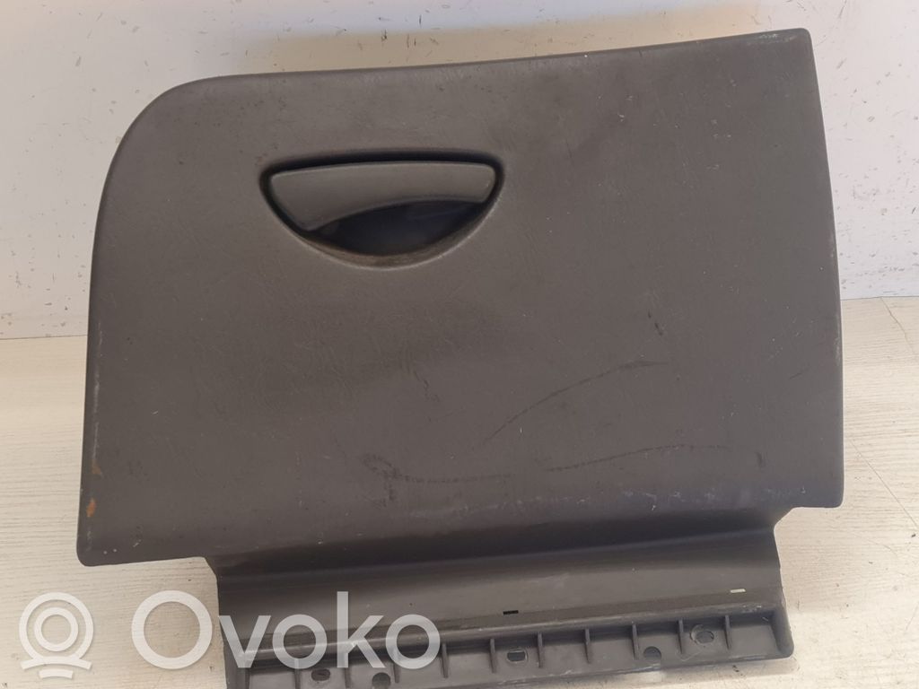 Ford Focus Daiktadėžės (bordačioko) komplektas 