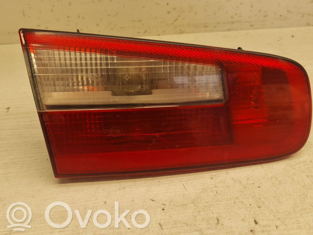 Renault Laguna II Galinis žibintas dangtyje 