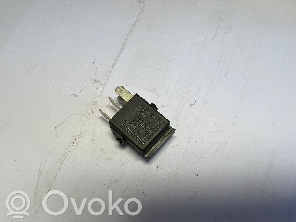 BMW 5 E39 Otros relés 