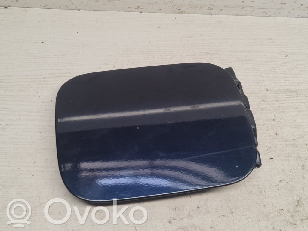 Audi A4 S4 B5 8D Polttoainesäiliön korkki 
