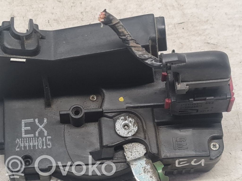 Opel Zafira A Priekinė durų spyna 