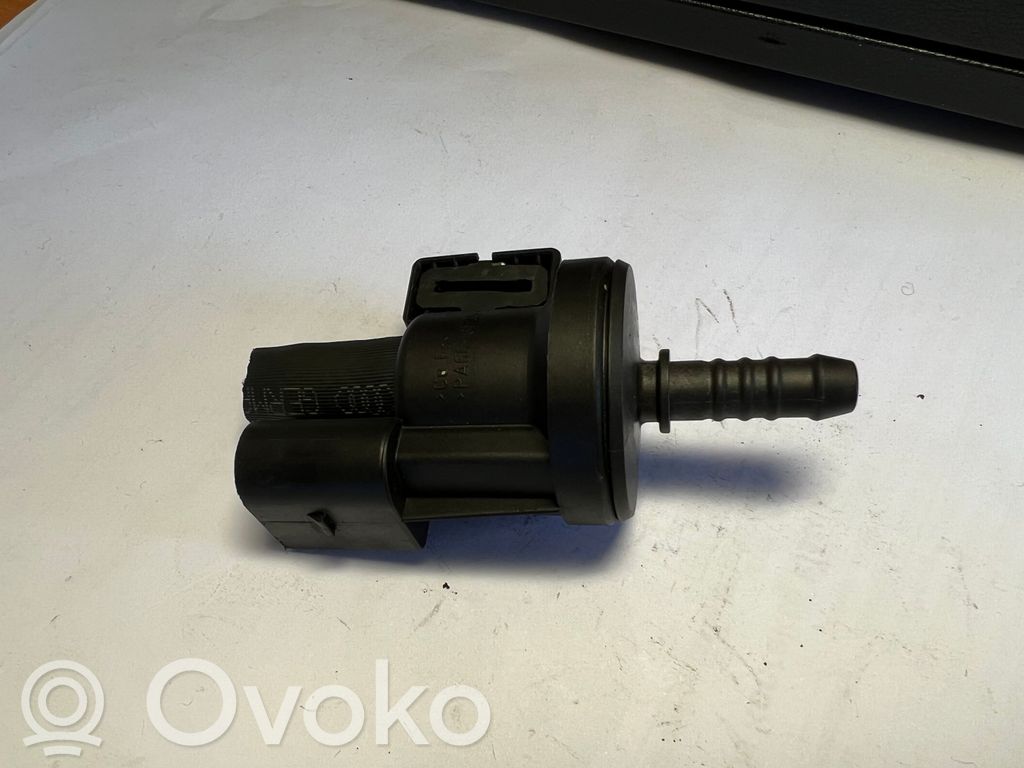 Audi A4 S4 B7 8E 8H Válvula de vacío 