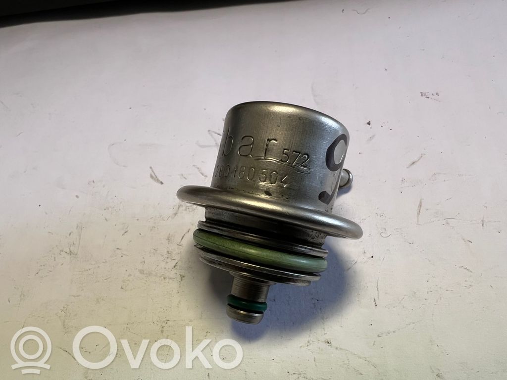 BMW 3 E36 Fuel pressure regulator 