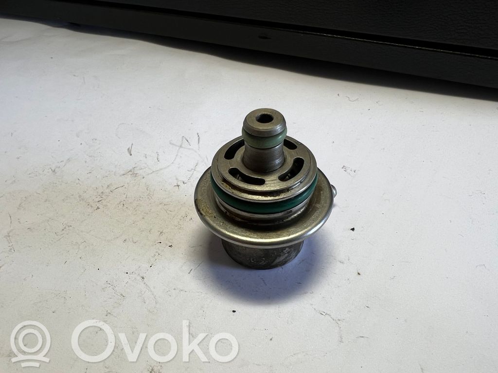 Opel Vectra B Régulateur de pression de carburant 