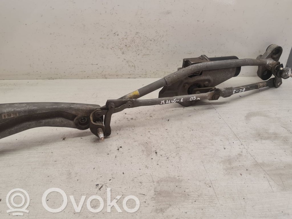 BMW 5 E39 Motor y varillaje del limpiaparabrisas delantero 