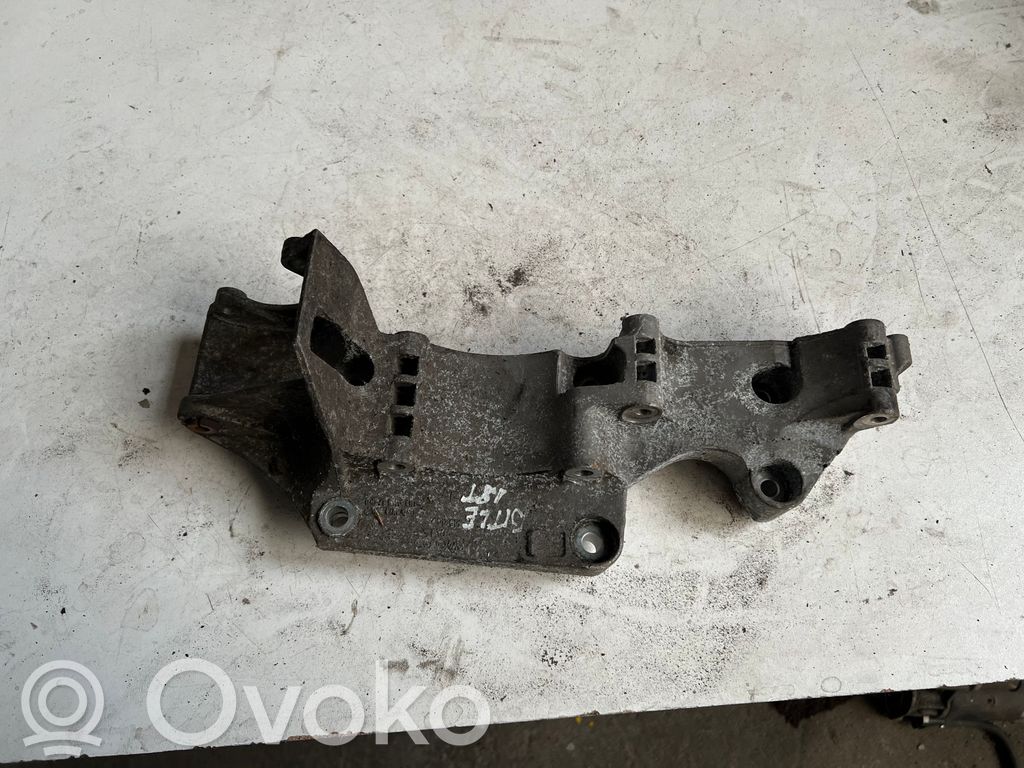 Volkswagen New Beetle Generator/alternator bracket 