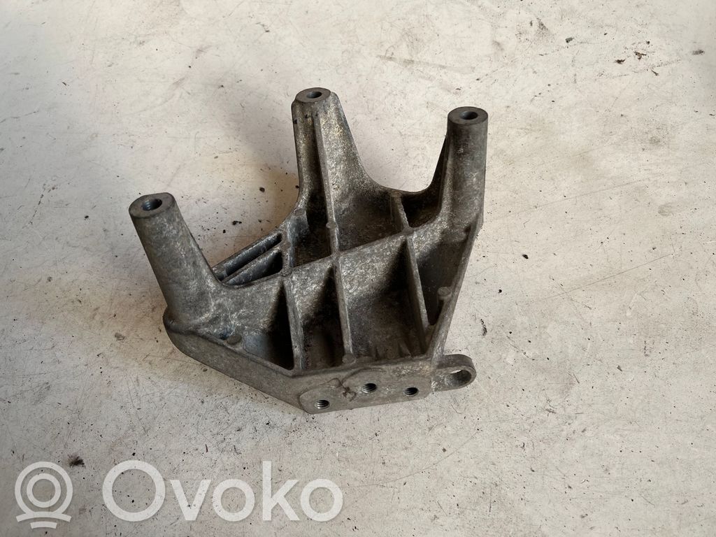 Opel Astra H Engine mounting bracket 