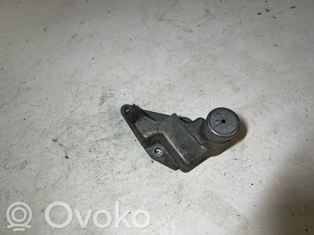 Engine mounting bracket   4A0199343B,4A0199343D
