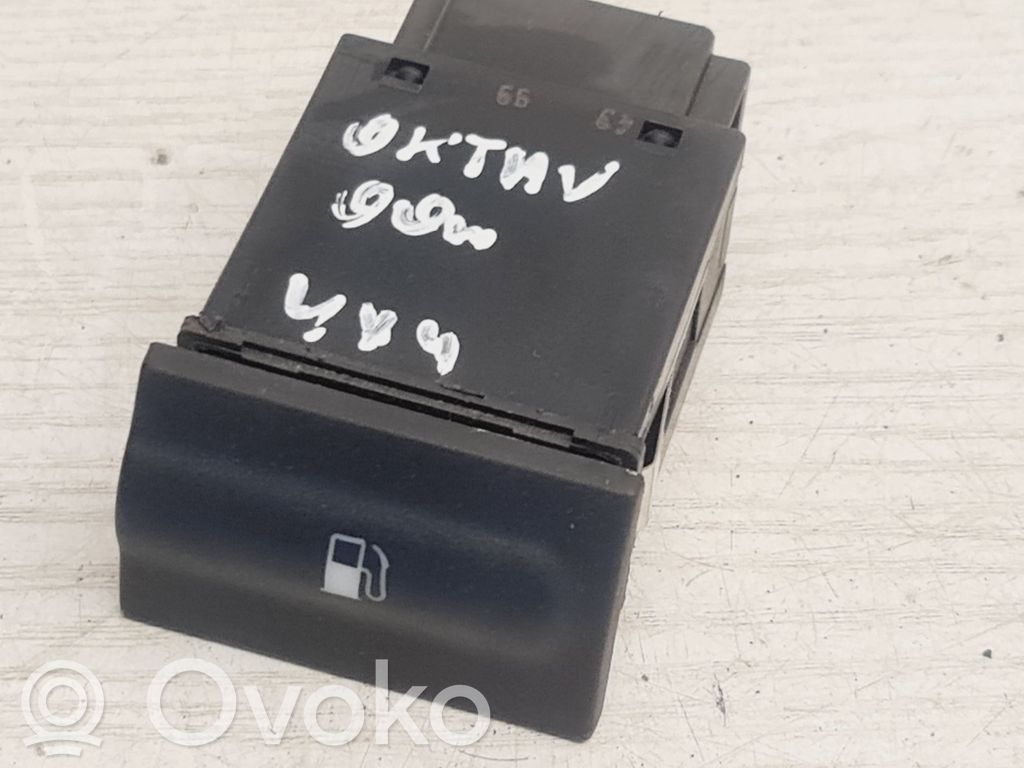 Skoda Octavia Mk1 (1U) Interruptor de apertura del depósito de combustible 