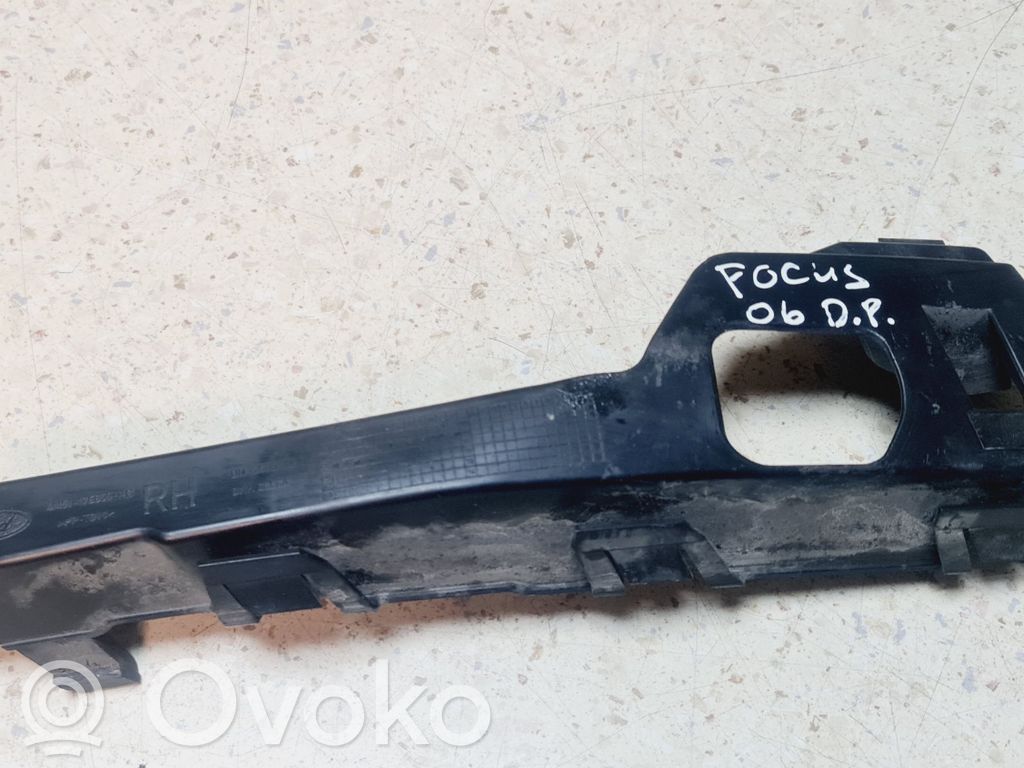 Ford Focus Front bumper mounting bracket 